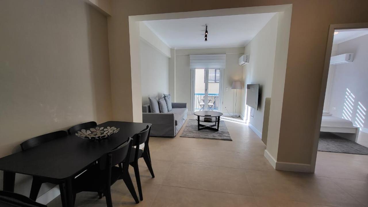 Urban Elegance Retreat In Palaio Faliro Athen