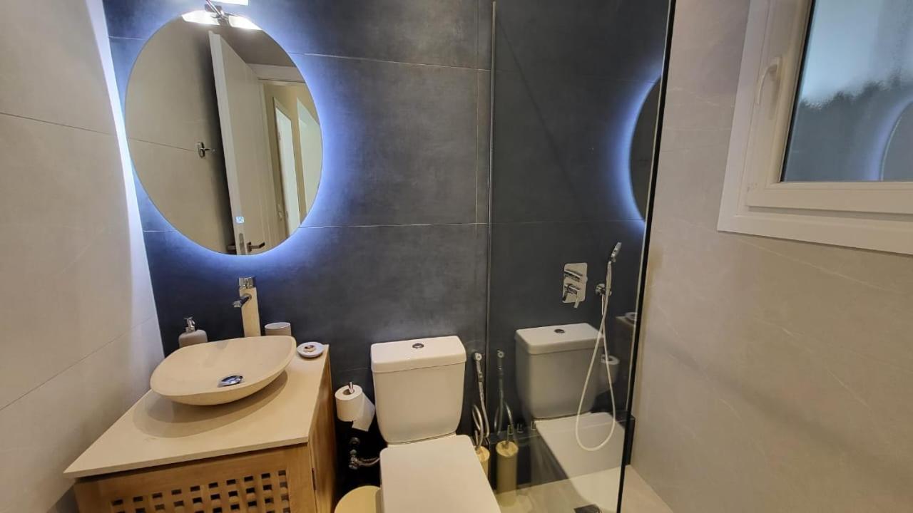 Urban Elegance Retreat In Palaio Faliro Athen